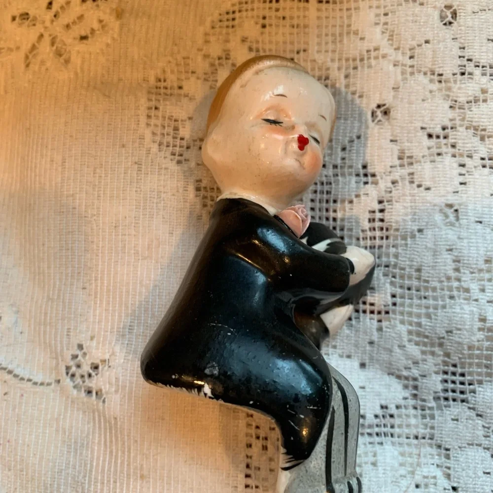 Vintage cute bride and groom salt & pepper kissing sitters